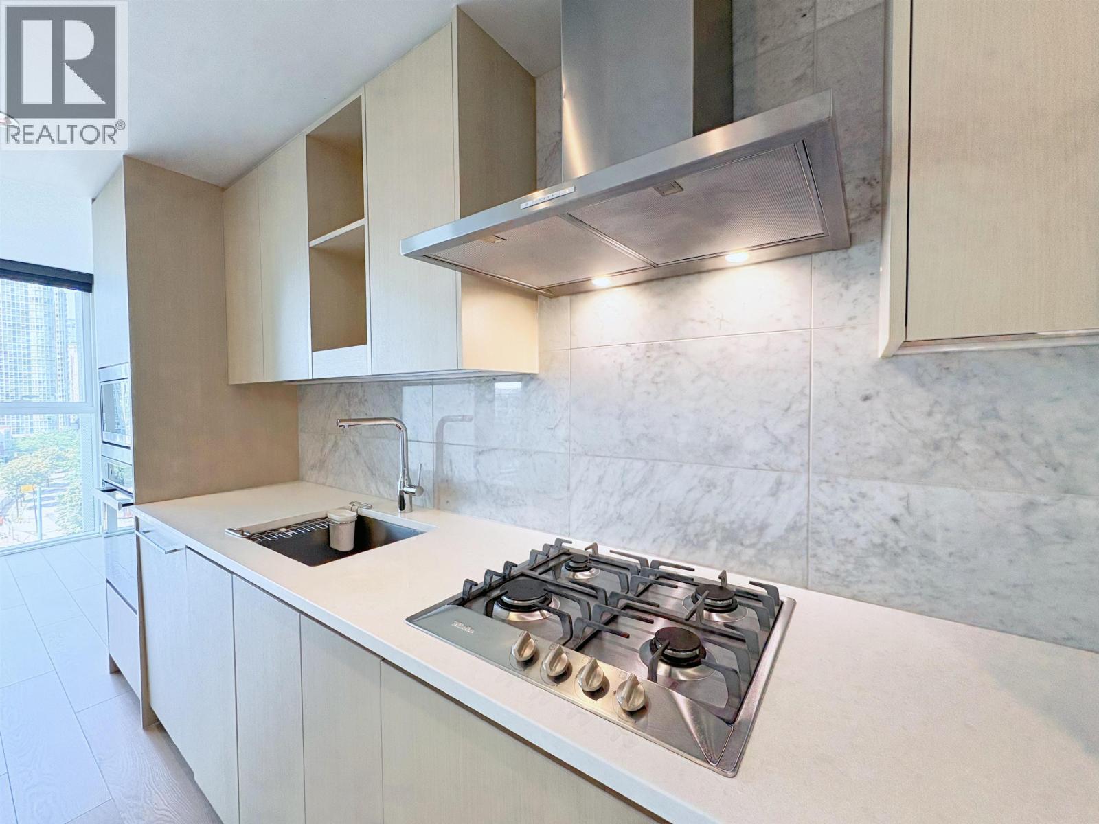 886 87 Nelson Street, Vancouver, British Columbia V6Z 0E8 - Photo 3 - R3154302