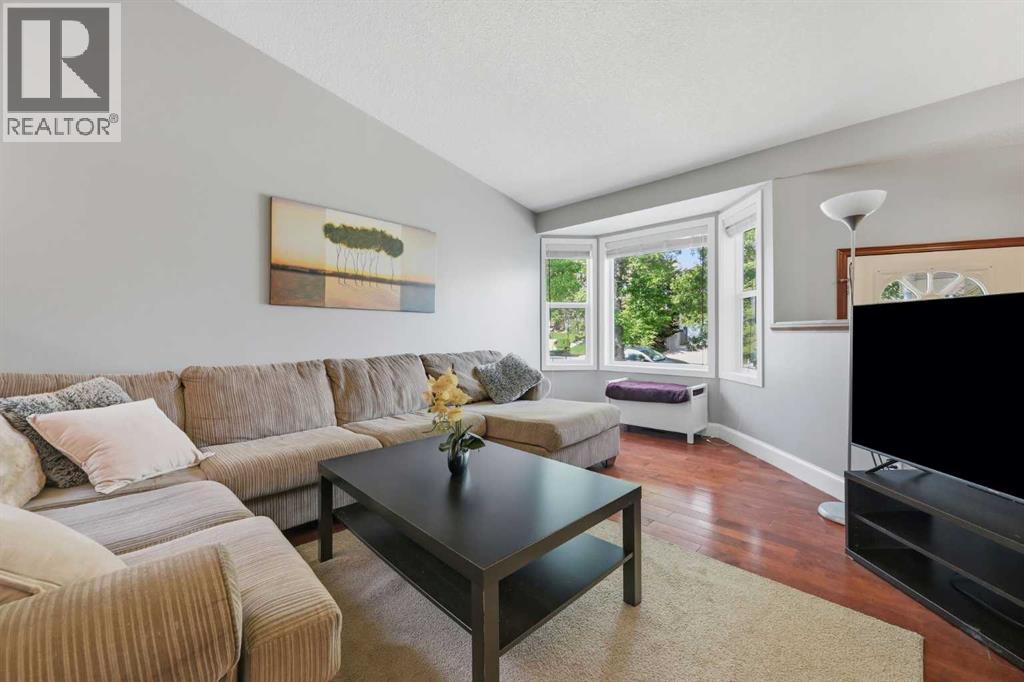 163 Macewan Meadow Way NW, Calgary, Alberta  T3K 3J1 - Photo 4 - A2327849