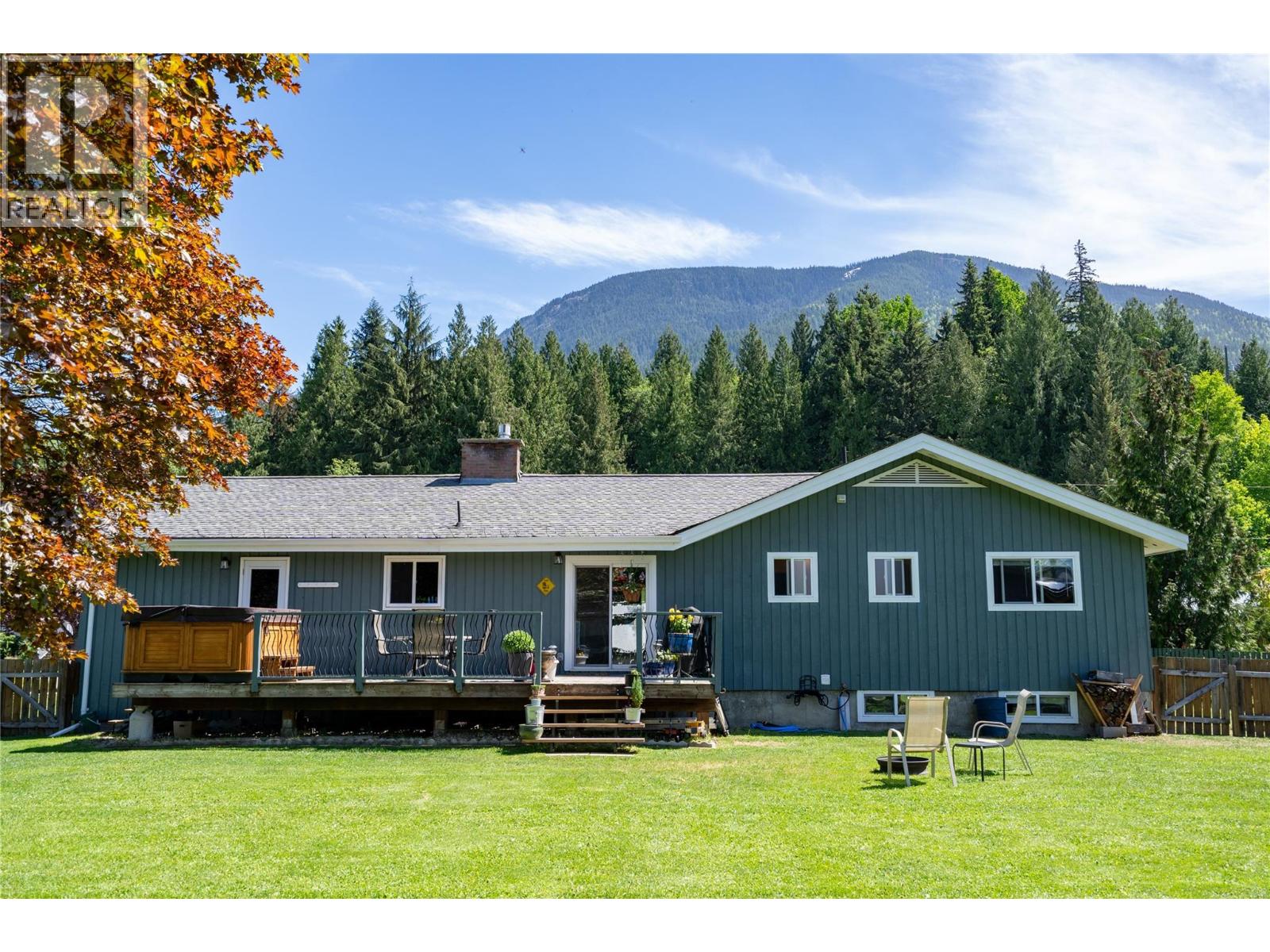 1669 Hiob Road, Revelstoke, British Columbia  V0e 2s0 - Photo 5 - 10381386