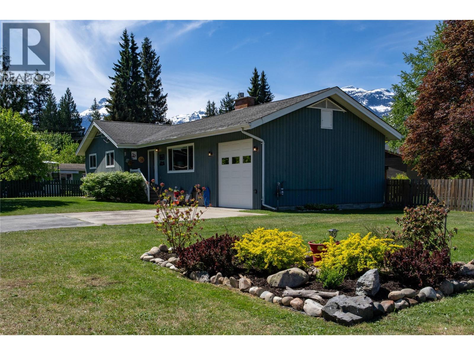 1669 Hiob Road, Revelstoke, British Columbia