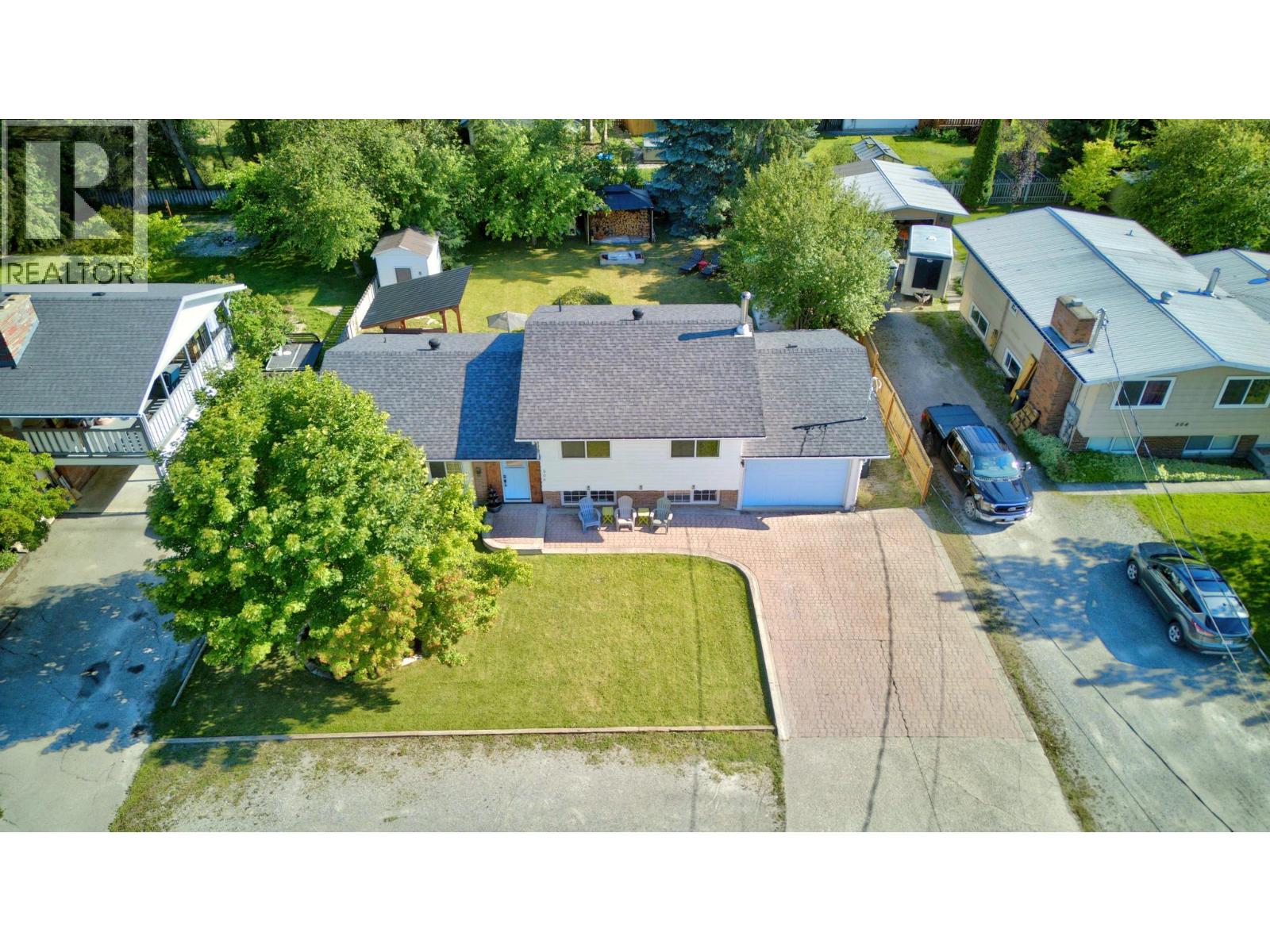 506 5th Street, Golden, British Columbia  V0A 1H0 - Photo 3 - 10394196