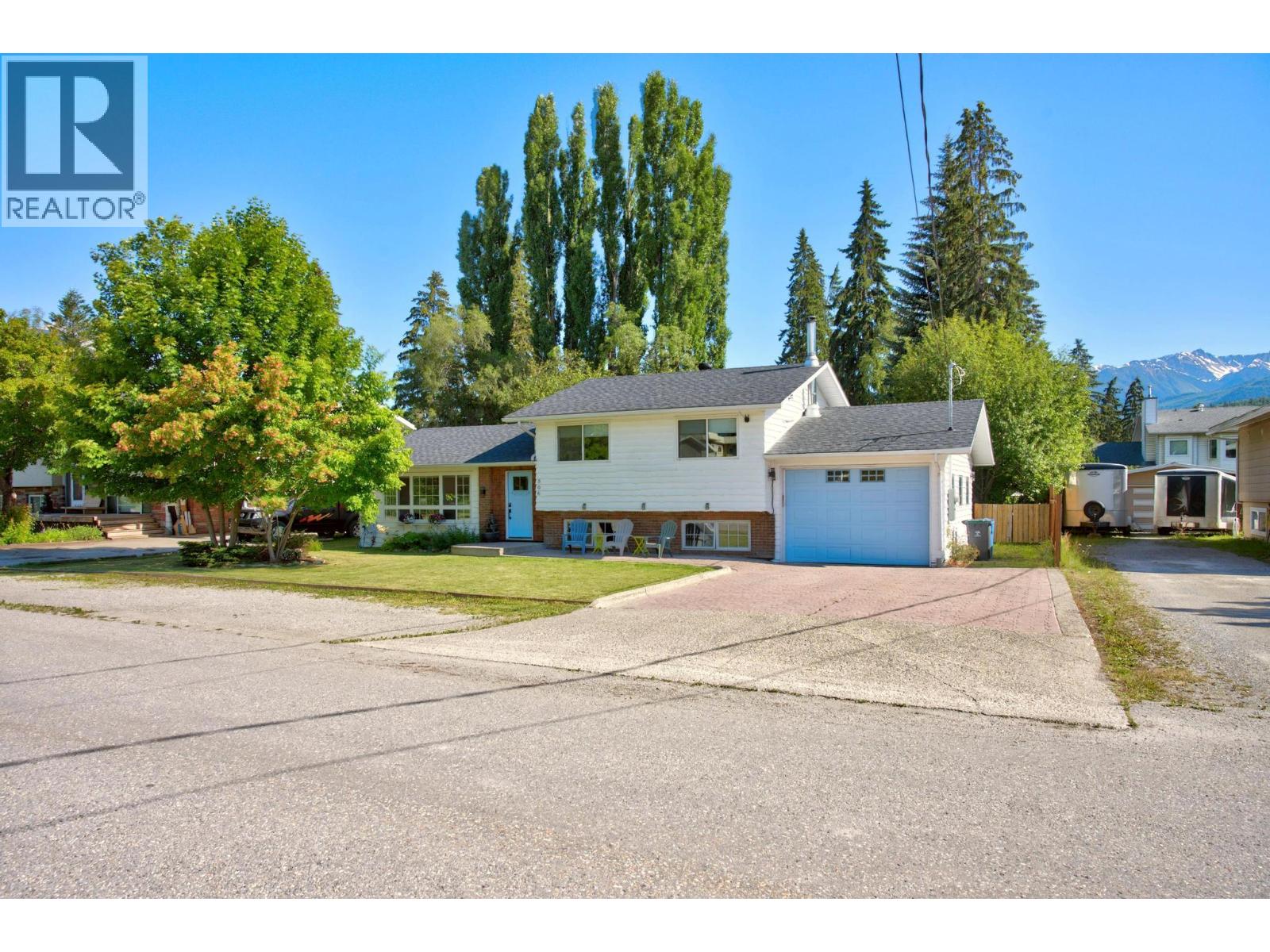 506 5th Street, Golden, British Columbia  V0A 1H0 - Photo 82 - 10394196