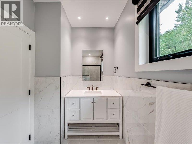 2391 Mcbride Street, Trail, British Columbia  V1R 3A6 - Photo 43 - 10397077
