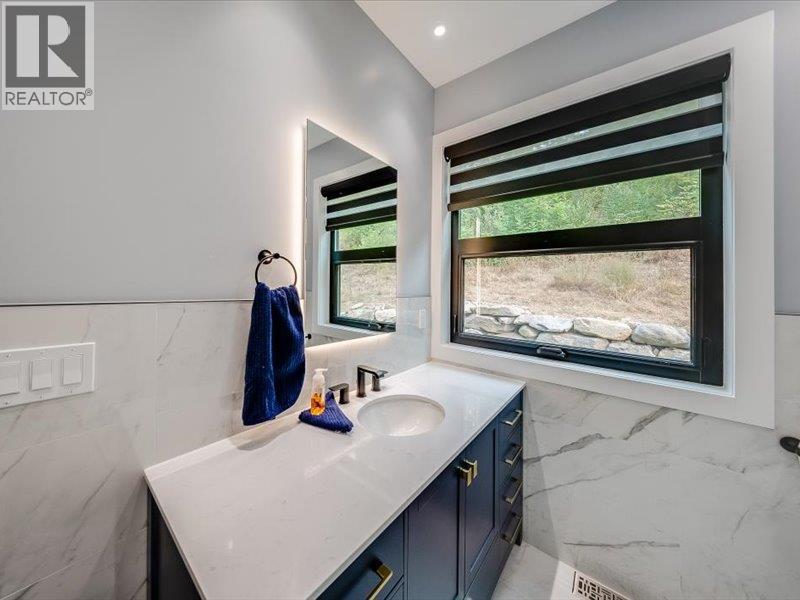 2391 Mcbride Street, Trail, British Columbia  V1R 3A6 - Photo 30 - 10397077