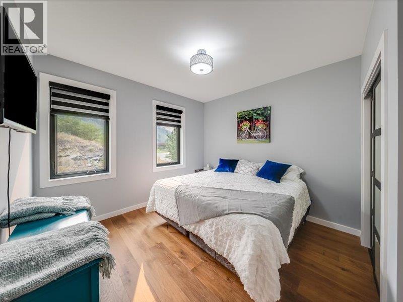 2391 Mcbride Street, Trail, British Columbia  V1R 3A6 - Photo 27 - 10397077