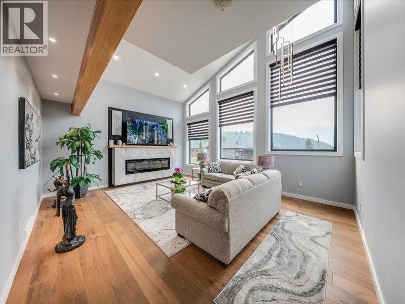 2391 Mcbride Street, Trail, British Columbia  V1R 3A6 - Photo 8 - 10397077
