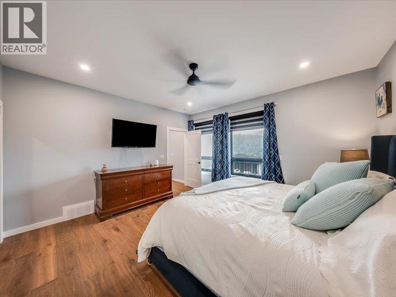 2391 Mcbride Street, Trail, British Columbia  V1R 3A6 - Photo 32 - 10397077