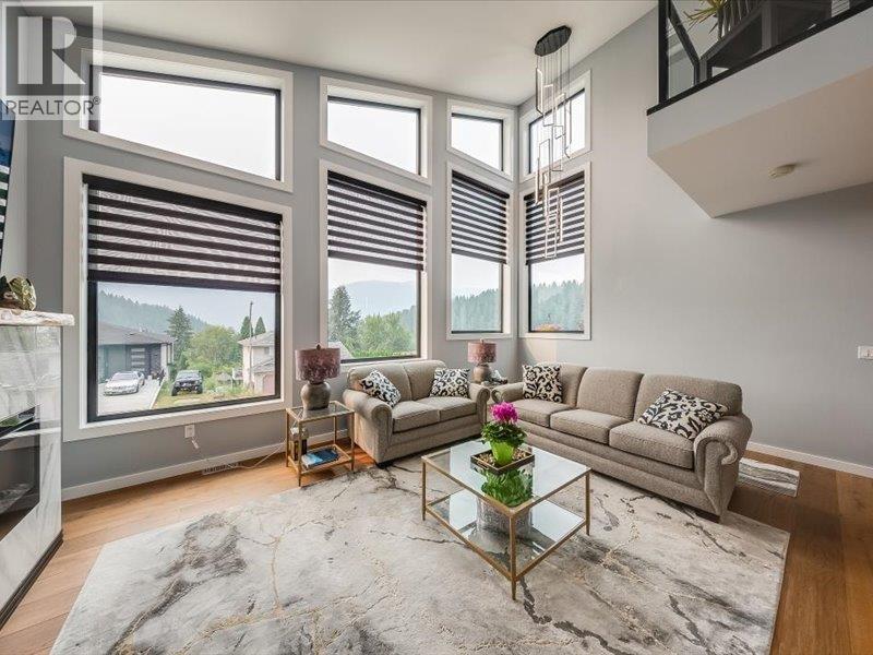 2391 Mcbride Street, Trail, British Columbia  V1R 3A6 - Photo 6 - 10397077