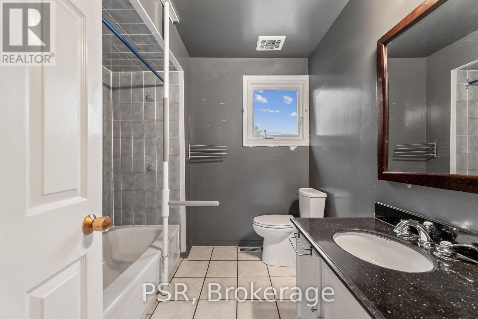 6 Lippincott Court, Richmond Hill, Ontario  L4C 7M5 - Photo 29 - N13658790