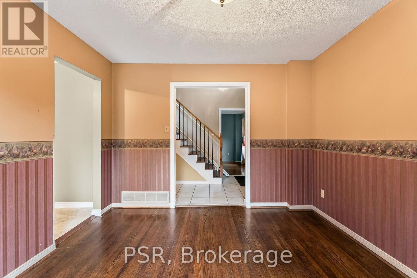 6 Lippincott Court, Richmond Hill, Ontario  L4C 7M5 - Photo 7 - N13658790