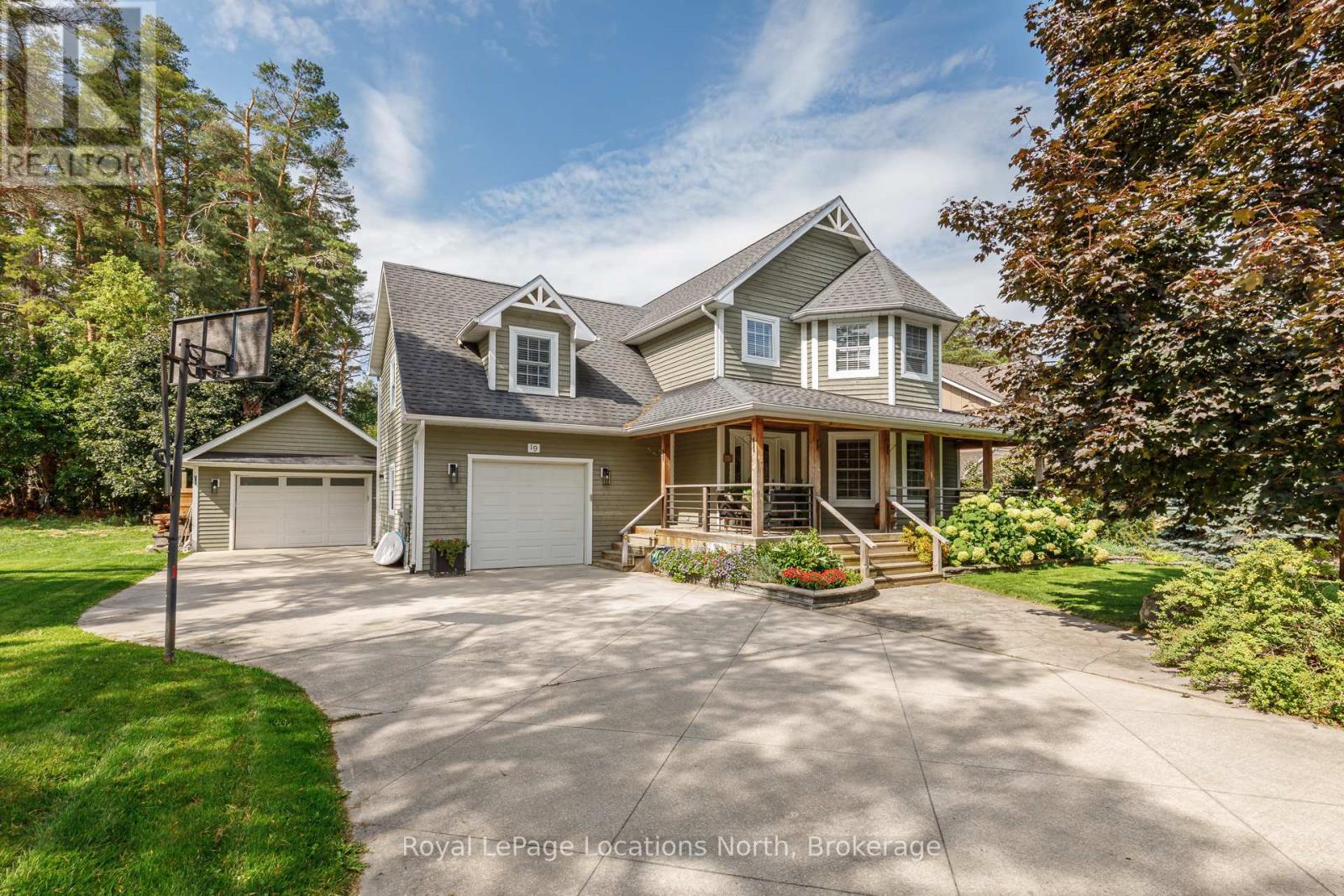 19 Melville Street, Clearview (Nottawa), Ontario  L0M 1P0 - Photo 2 - S13659624
