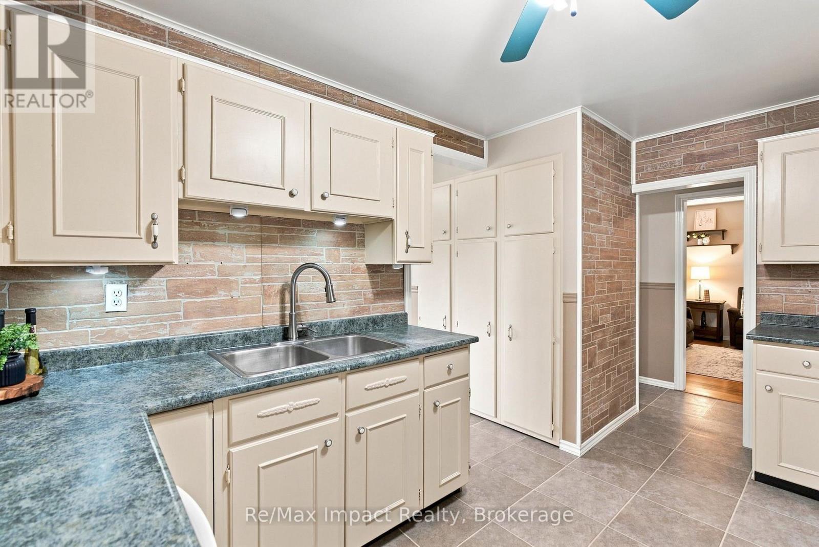 2347 Hancock Road, Clarington, Ontario  L1E 2M3 - Photo 13 - E13659512