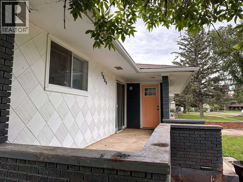 5009 51 Avenue, Taber, Alberta  T1G 1N3 - Photo 3 - A2323704