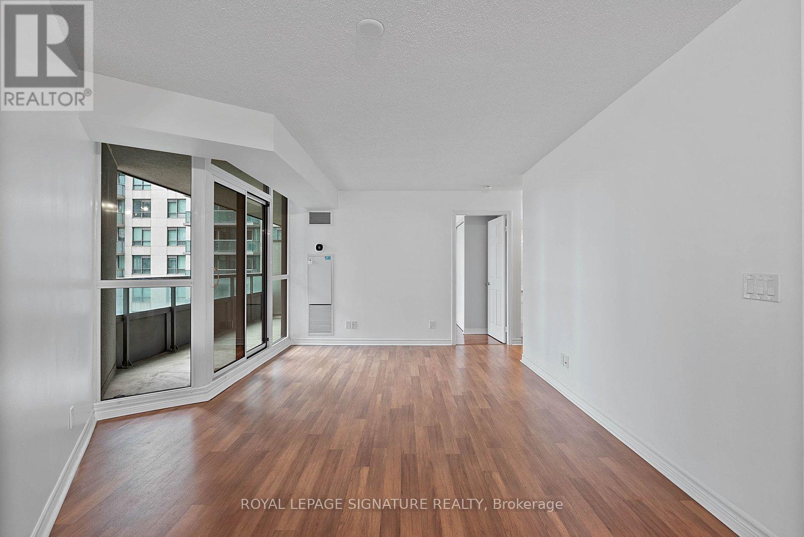 801 - 19 Grand Trunk Crescent, Toronto, Ontario M5J 3A3 - Photo 2 - C13659492
