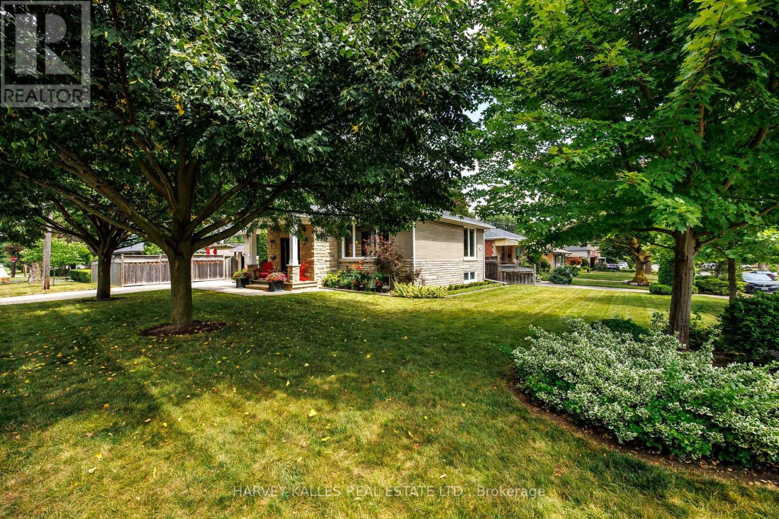 32 Acton Avenue, Toronto, Ontario  M3H 4G7 - Photo 26 - C13659602