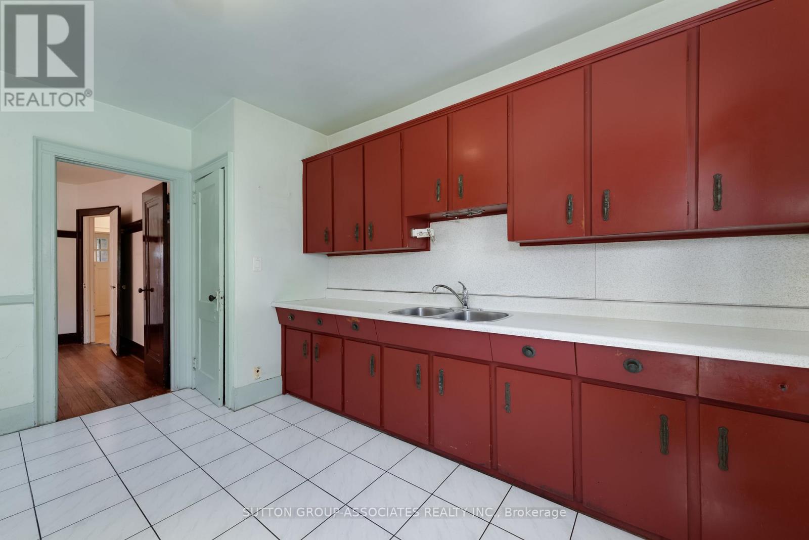 155 Earlsdale Avenue, Toronto, Ontario  M6E 1L3 - Photo 11 - C13659610