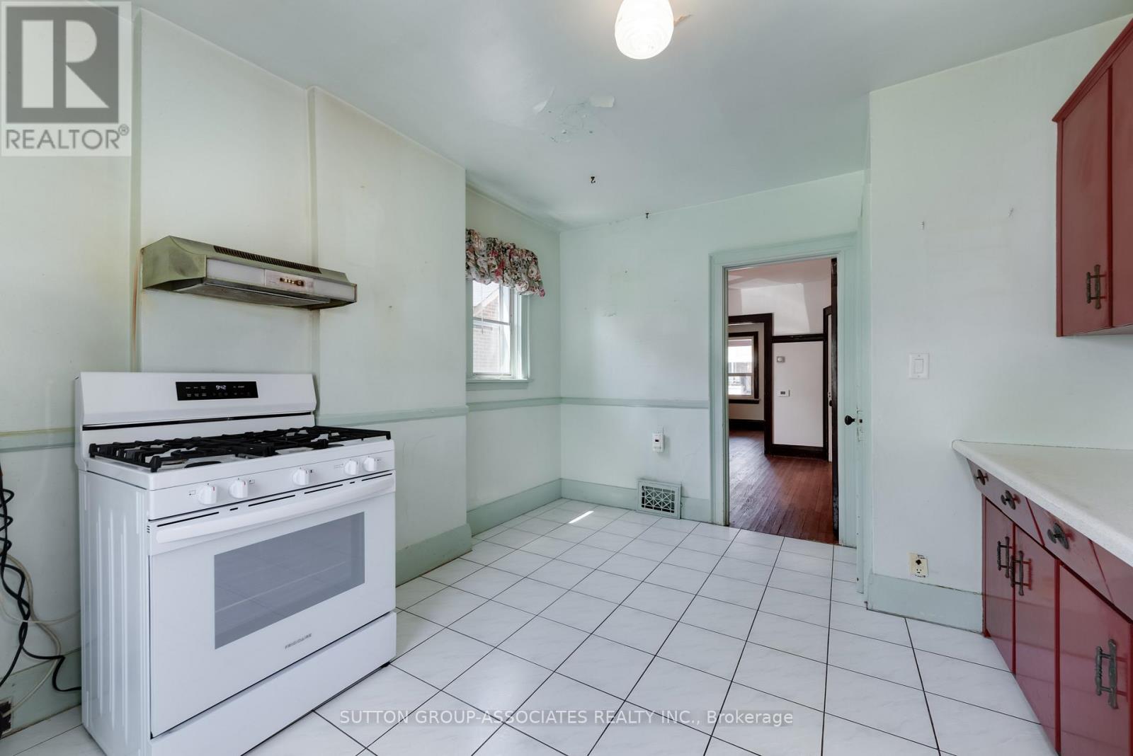 155 Earlsdale Avenue, Toronto, Ontario  M6E 1L3 - Photo 12 - C13659610