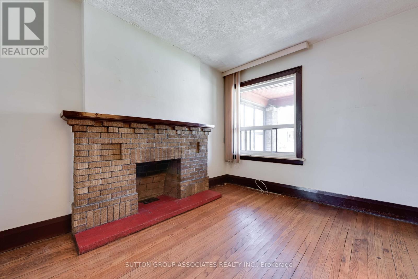 155 Earlsdale Avenue, Toronto, Ontario  M6E 1L3 - Photo 5 - C13659610