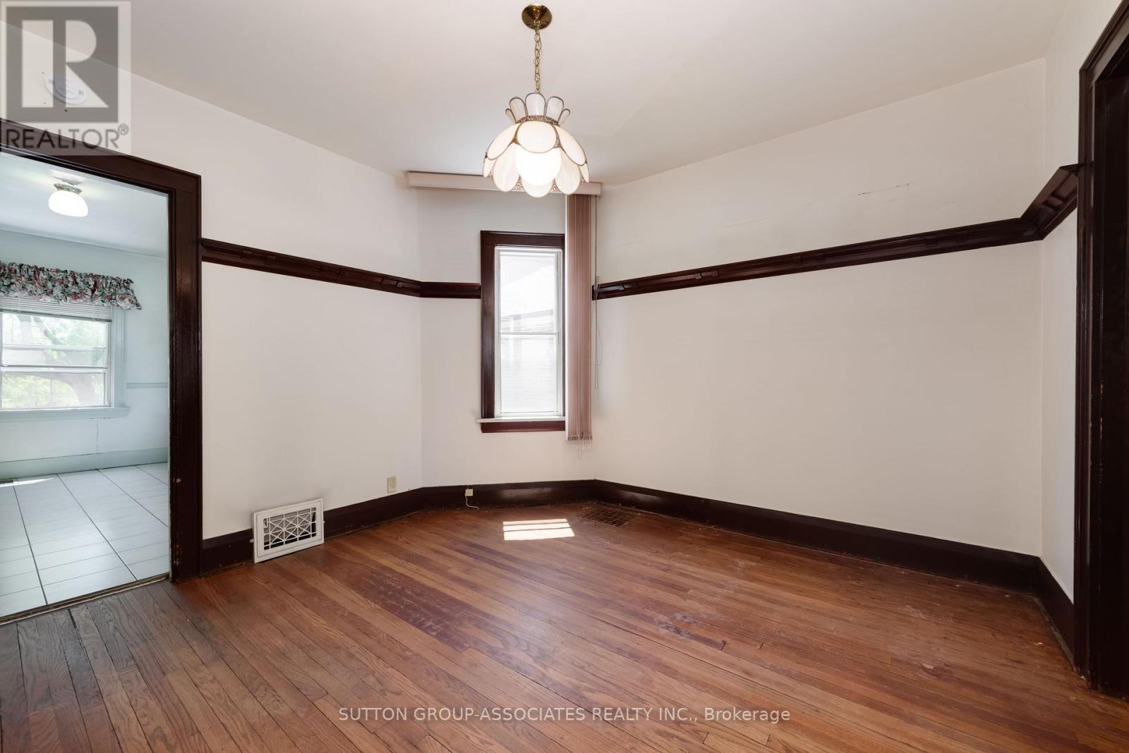 155 Earlsdale Avenue, Toronto, Ontario  M6E 1L3 - Photo 7 - C13659610