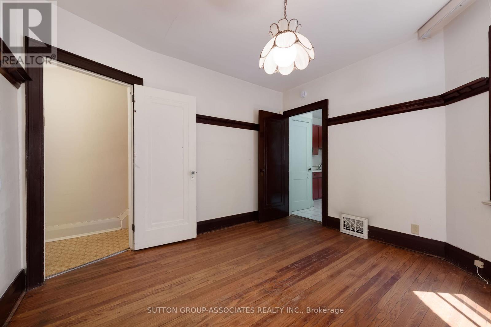 155 Earlsdale Avenue, Toronto, Ontario  M6E 1L3 - Photo 8 - C13659610