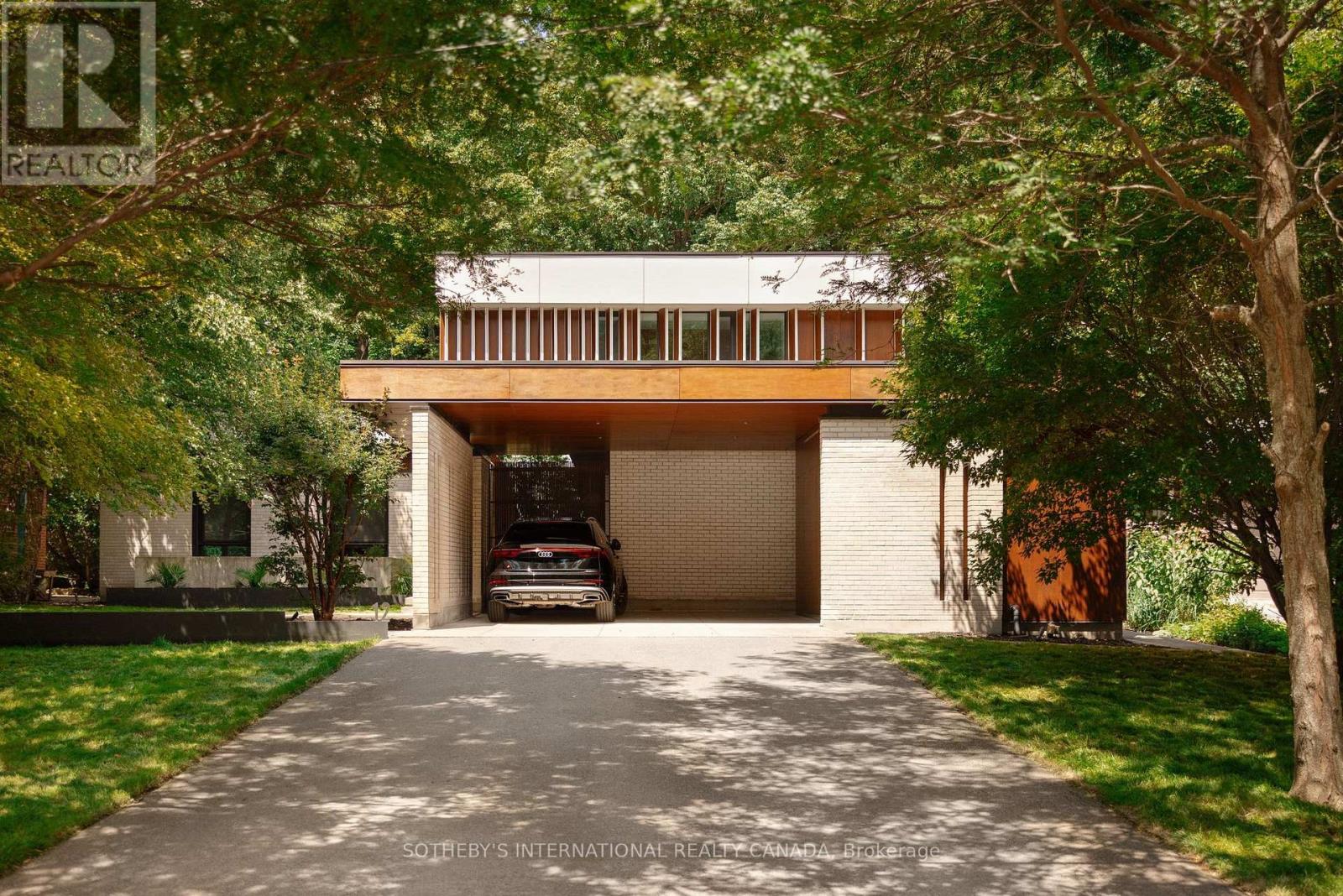 12 York Valley Crescent, Toronto, Ontario  M2P 1A7 - Photo 2 - C13659642