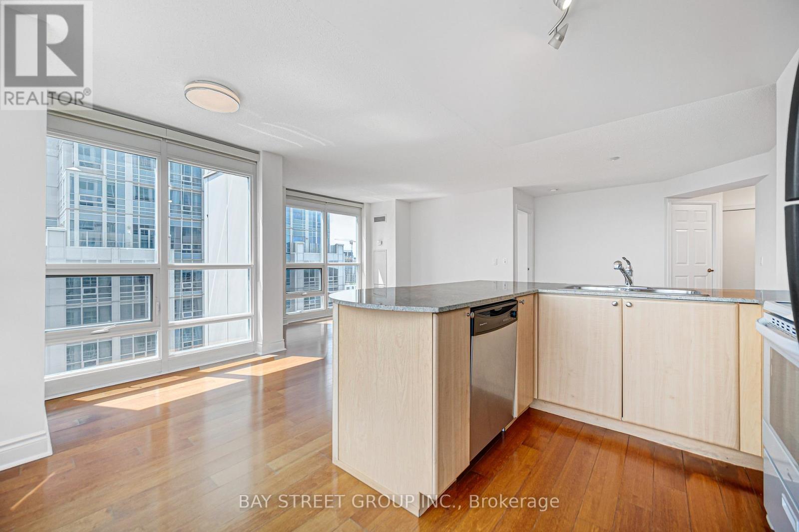 4105 - 763 Bay Street, Toronto, Ontario  M5G 2R3 - Photo 10 - C13659652