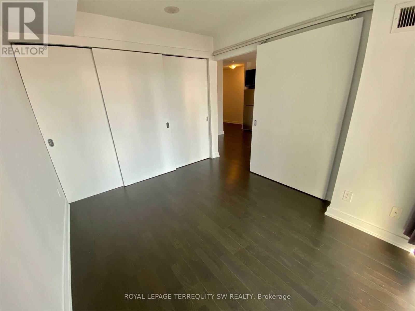 613 - 126 Simcoe Street, Toronto, Ontario M5H 4E6 - Photo 9 - C13659670