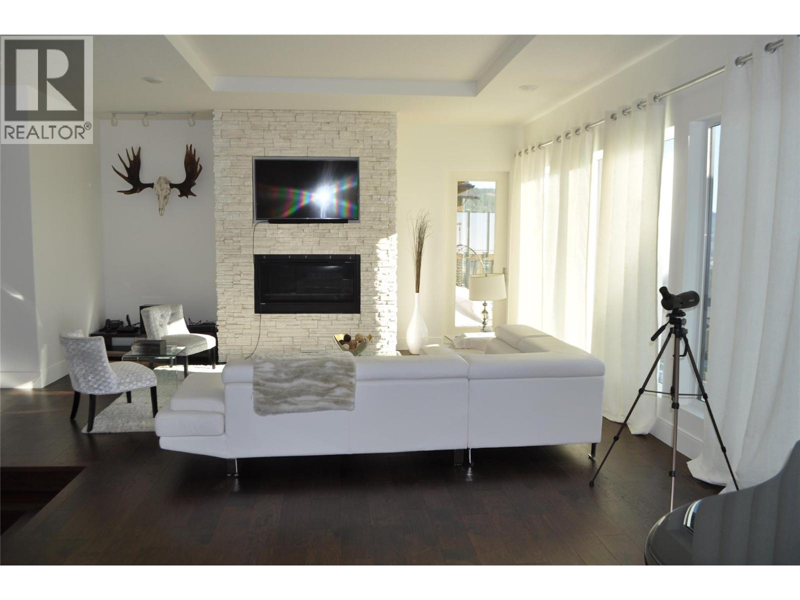 1843 Diamond View Drive, West Kelowna, British Columbia  V1Z 4B7 - Photo 3 - 10373021