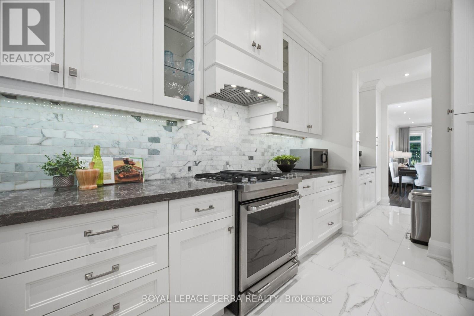 27 Minford Avenue, Toronto, Ontario  M1R 2B2 - Photo 13 - E13659488