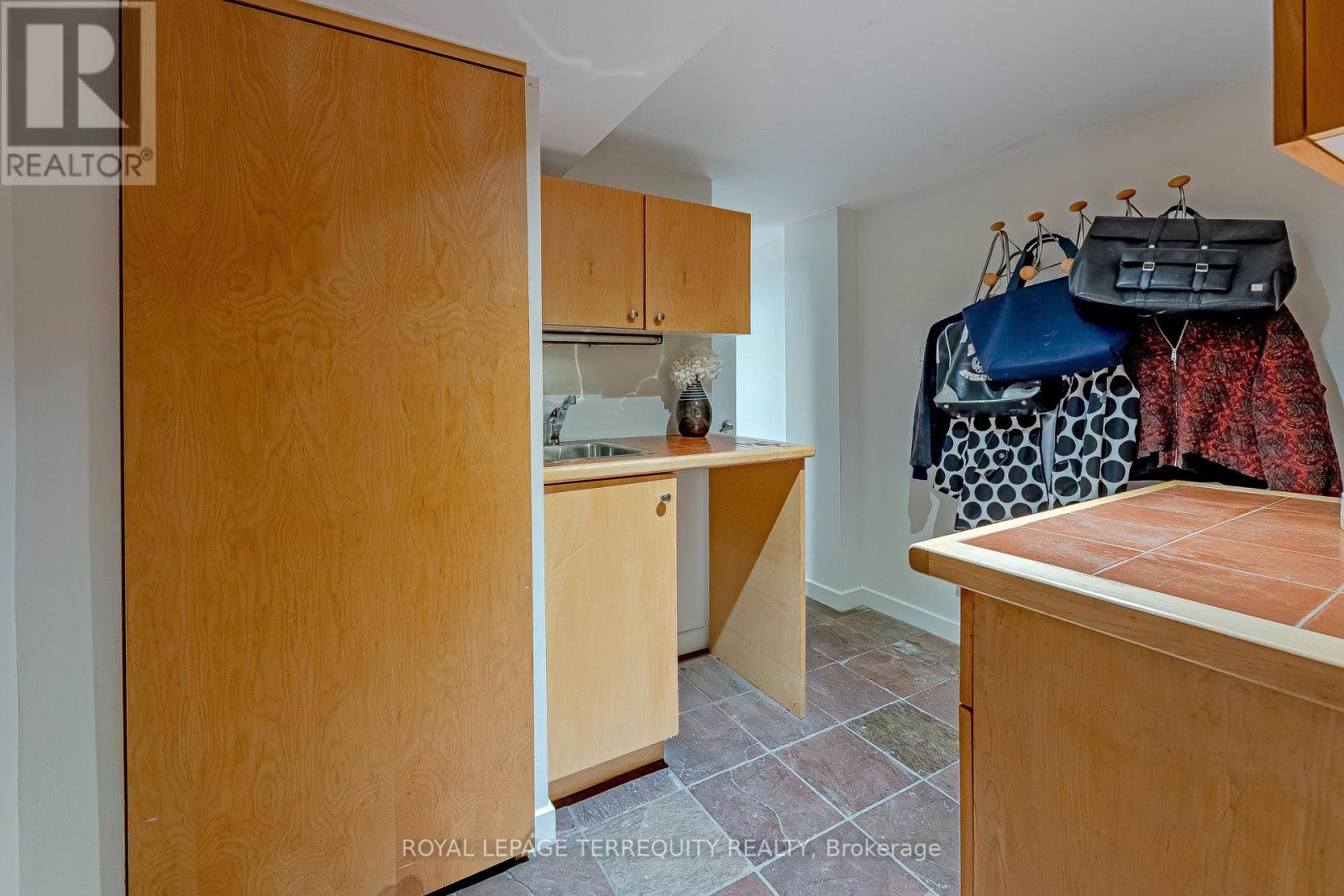 89 Leuty Avenue, Toronto, Ontario  M4E 2R2 - Photo 36 - E13659560