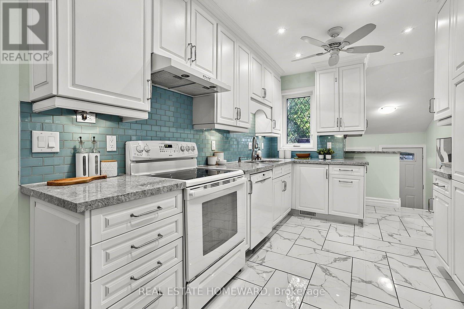 190 Rhodes Avenue, Toronto, Ontario  M4L 3A1 - Photo 10 - E13659570