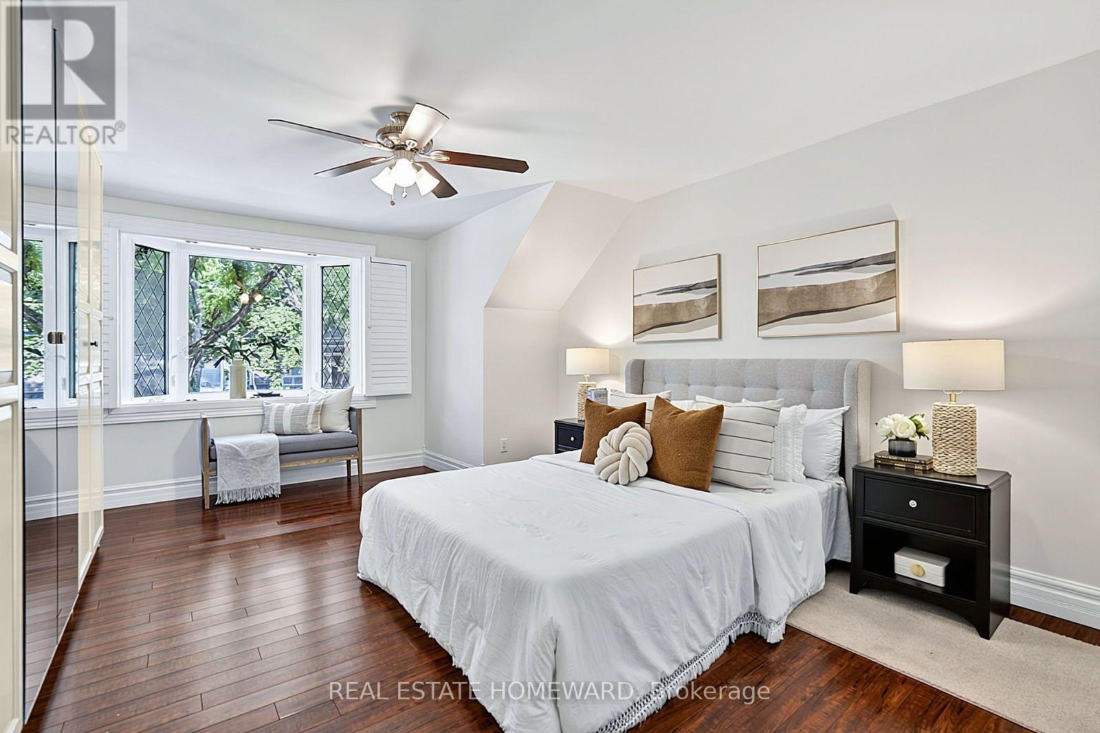 190 Rhodes Avenue, Toronto, Ontario  M4L 3A1 - Photo 14 - E13659570