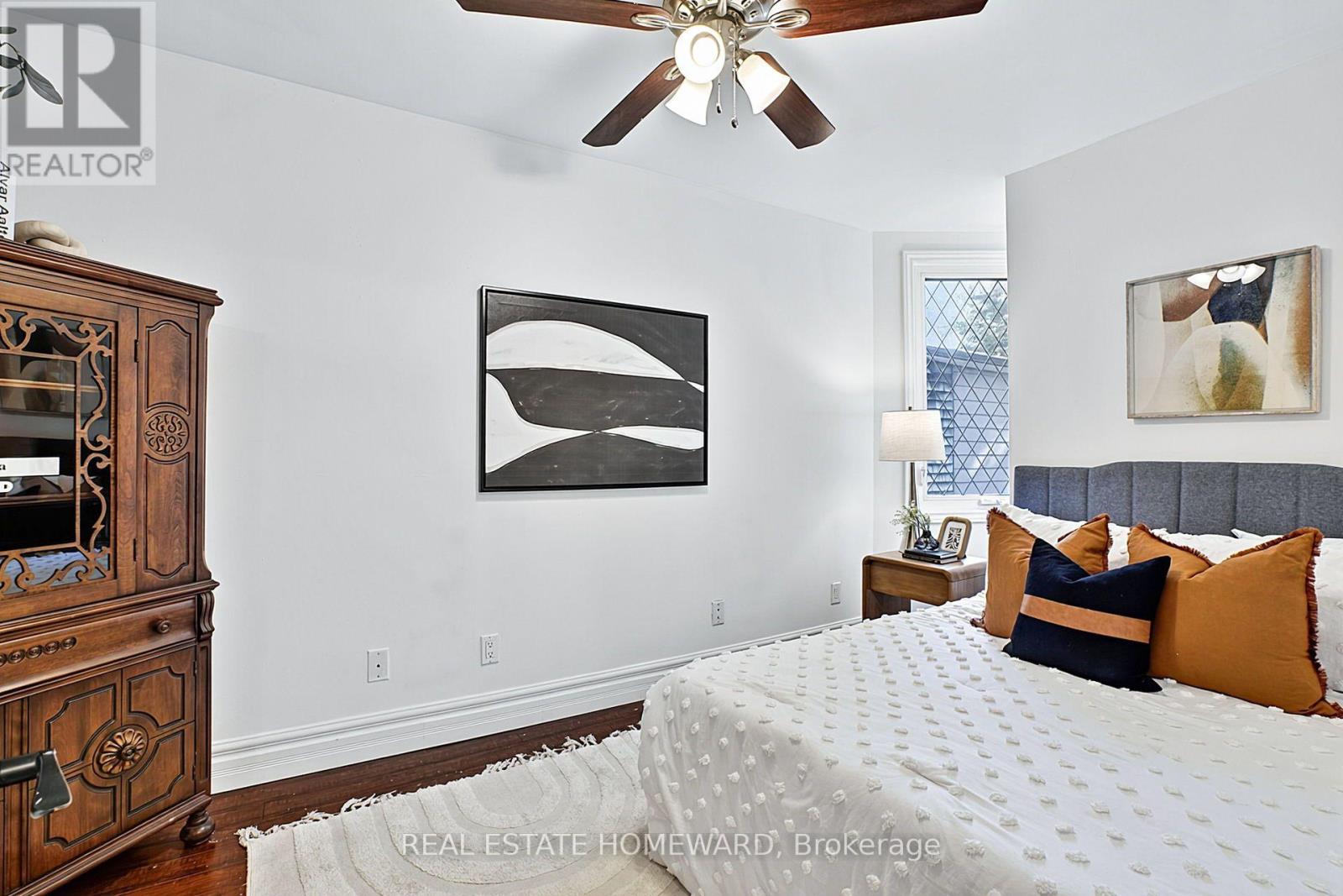 190 Rhodes Avenue, Toronto, Ontario  M4L 3A1 - Photo 18 - E13659570