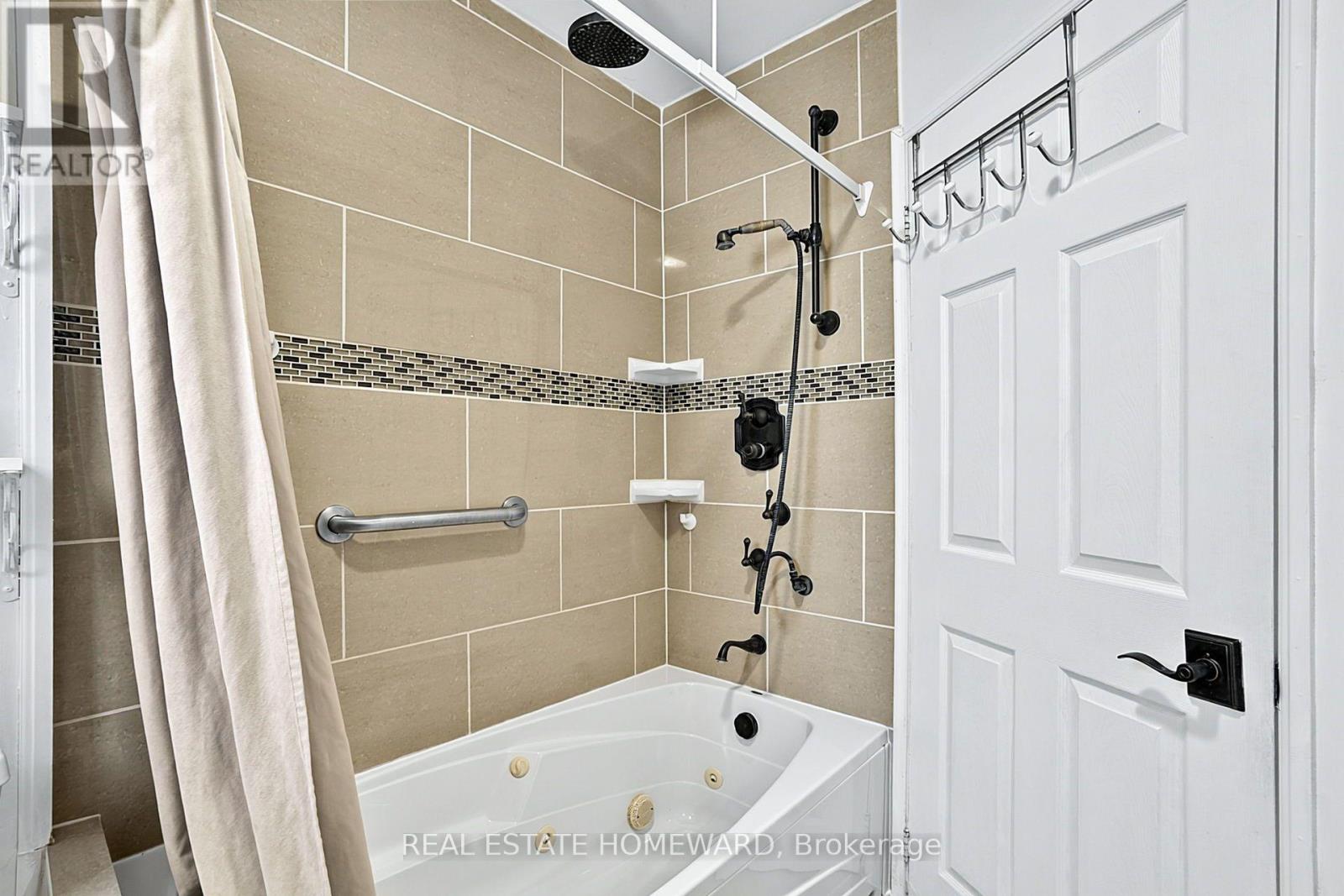 190 Rhodes Avenue, Toronto, Ontario  M4L 3A1 - Photo 22 - E13659570