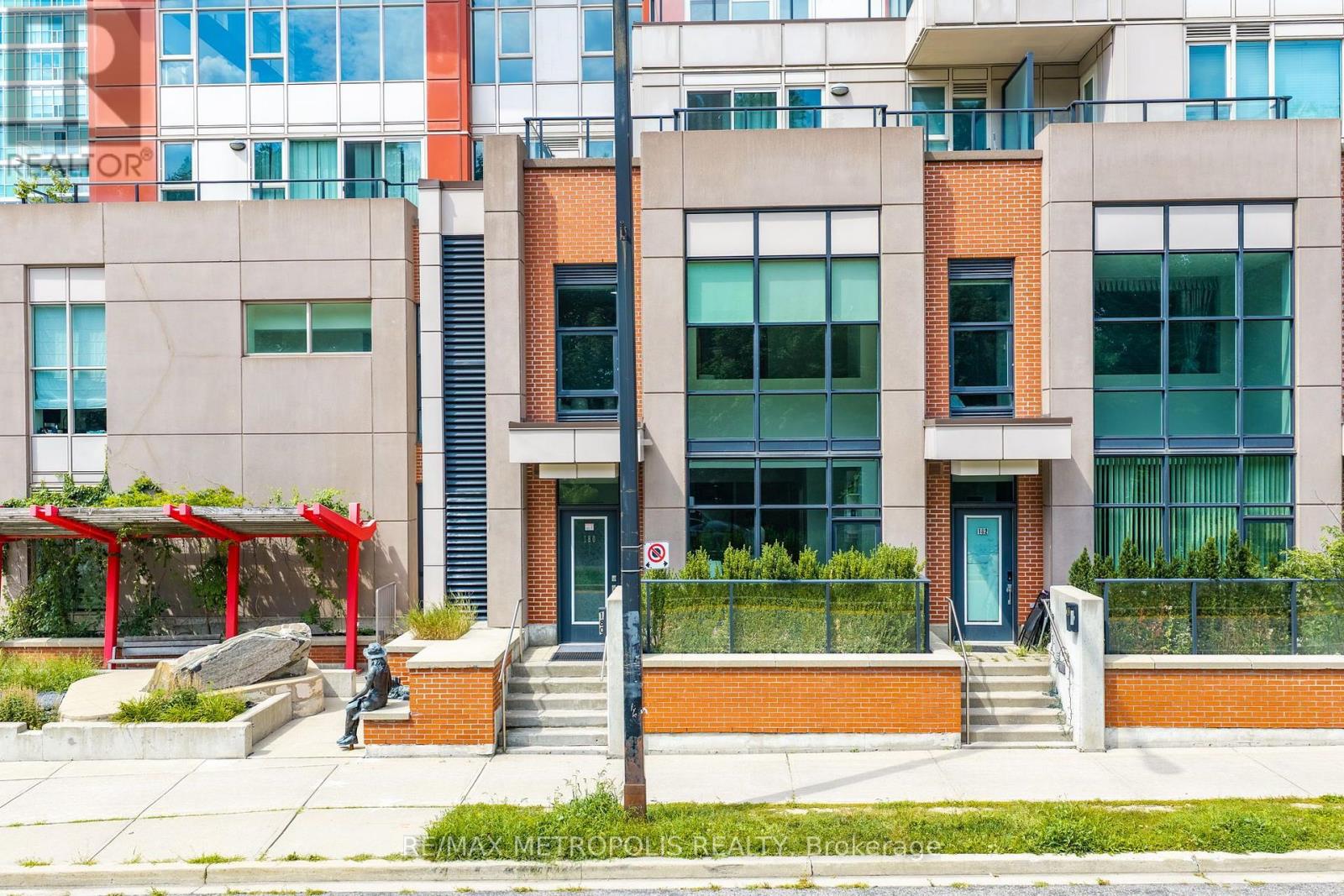 180 Borough Drive, Toronto, Ontario  M1P 0B5 - Photo 2 - E13659596