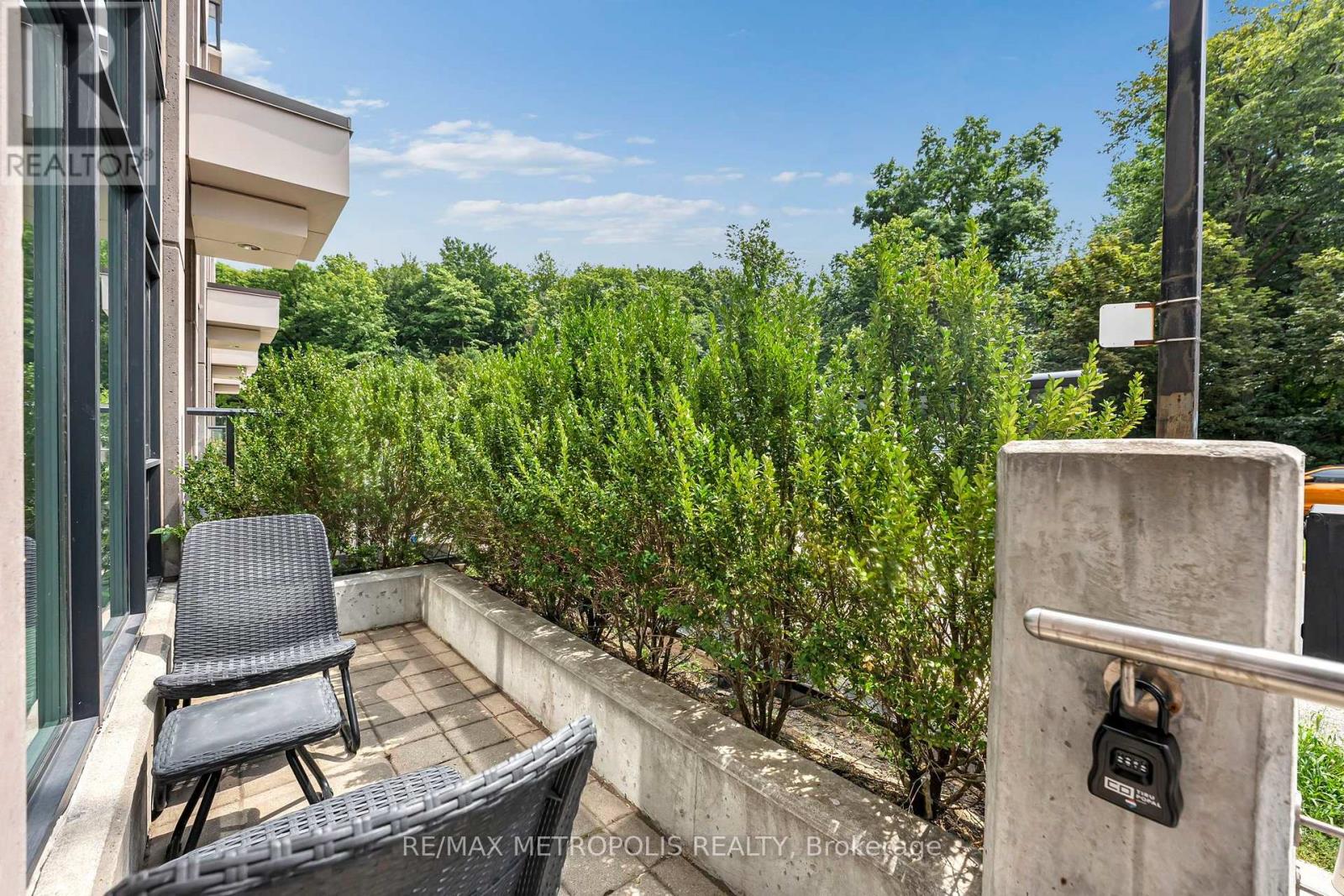 180 Borough Drive, Toronto, Ontario  M1P 0B5 - Photo 4 - E13659596