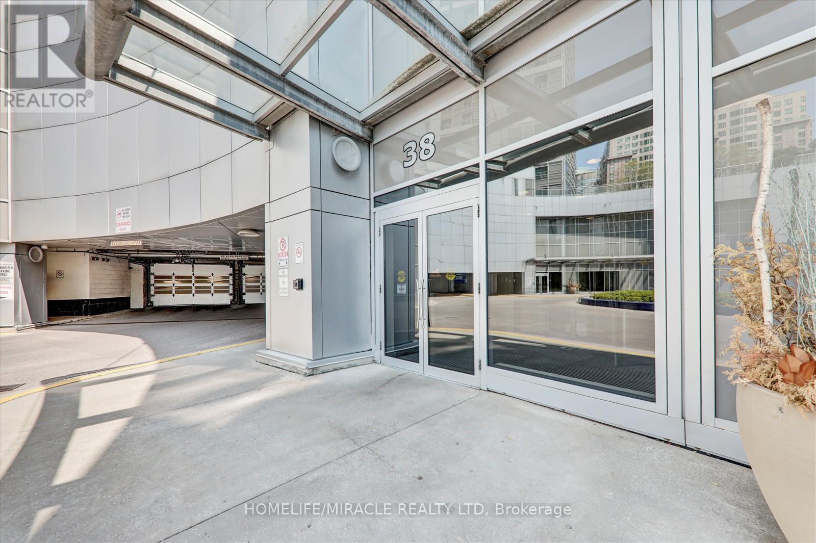 712 - 38 Lee Centre Drive, Toronto, Ontario M1H 3J7 - Photo 5 - E13659628