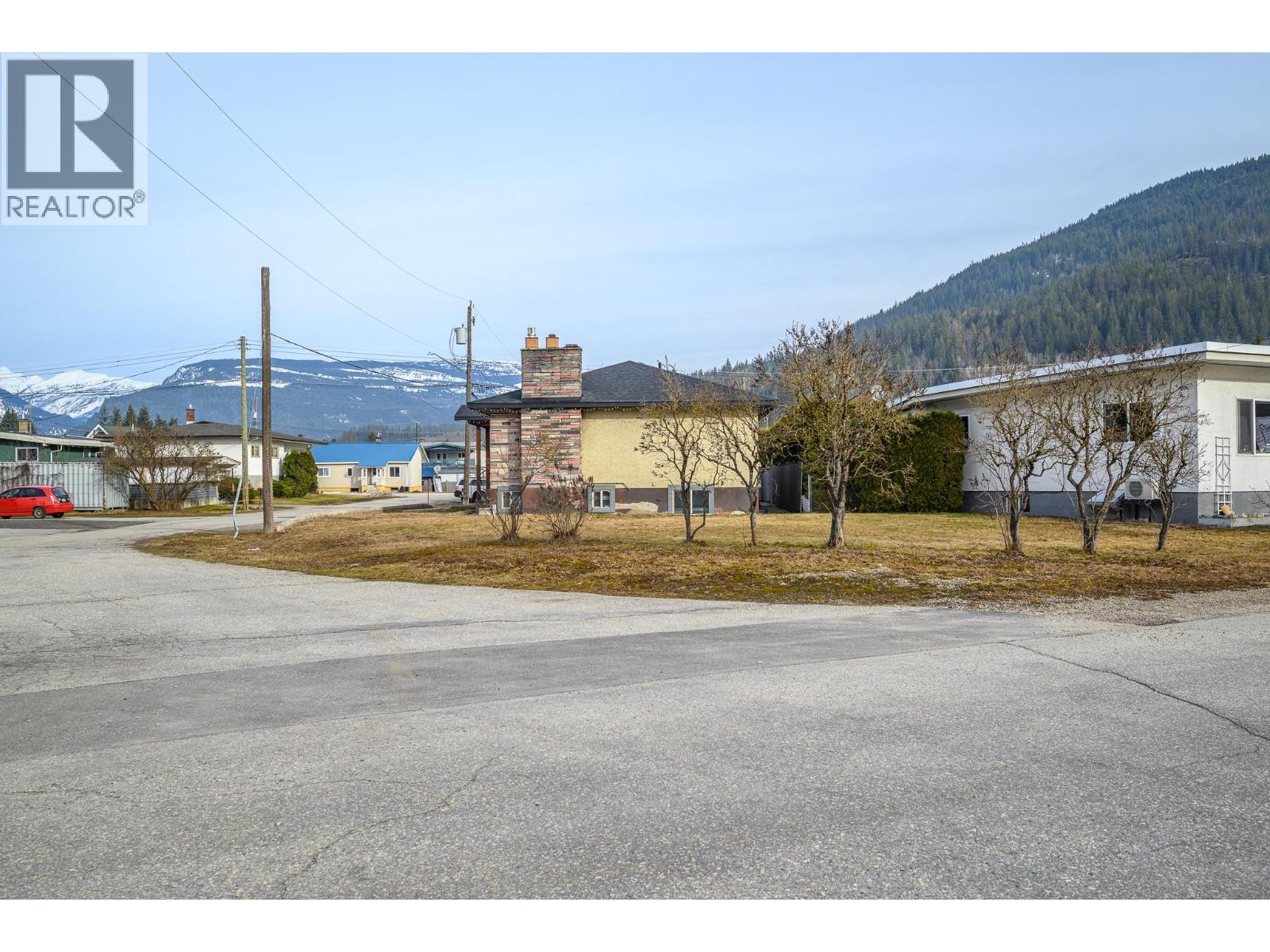 331 Sibbald Street, Revelstoke, British Columbia  V0E 2S0 - Photo 36 - 10380289