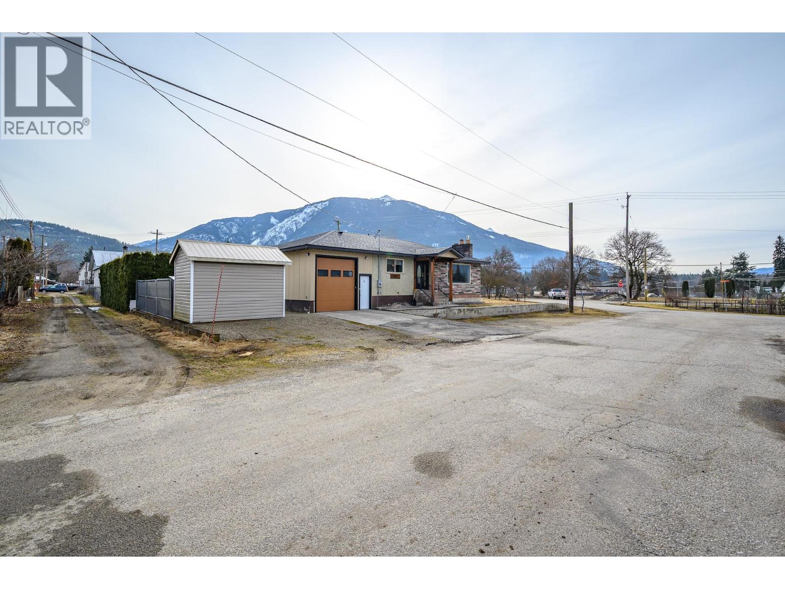 331 Sibbald Street, Revelstoke, British Columbia  V0E 2S0 - Photo 39 - 10380289