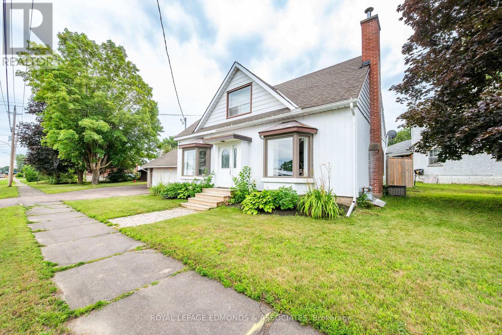 734 Front Street, Pembroke, Ontario  K8A 6J6 - Photo 3 - X13659678