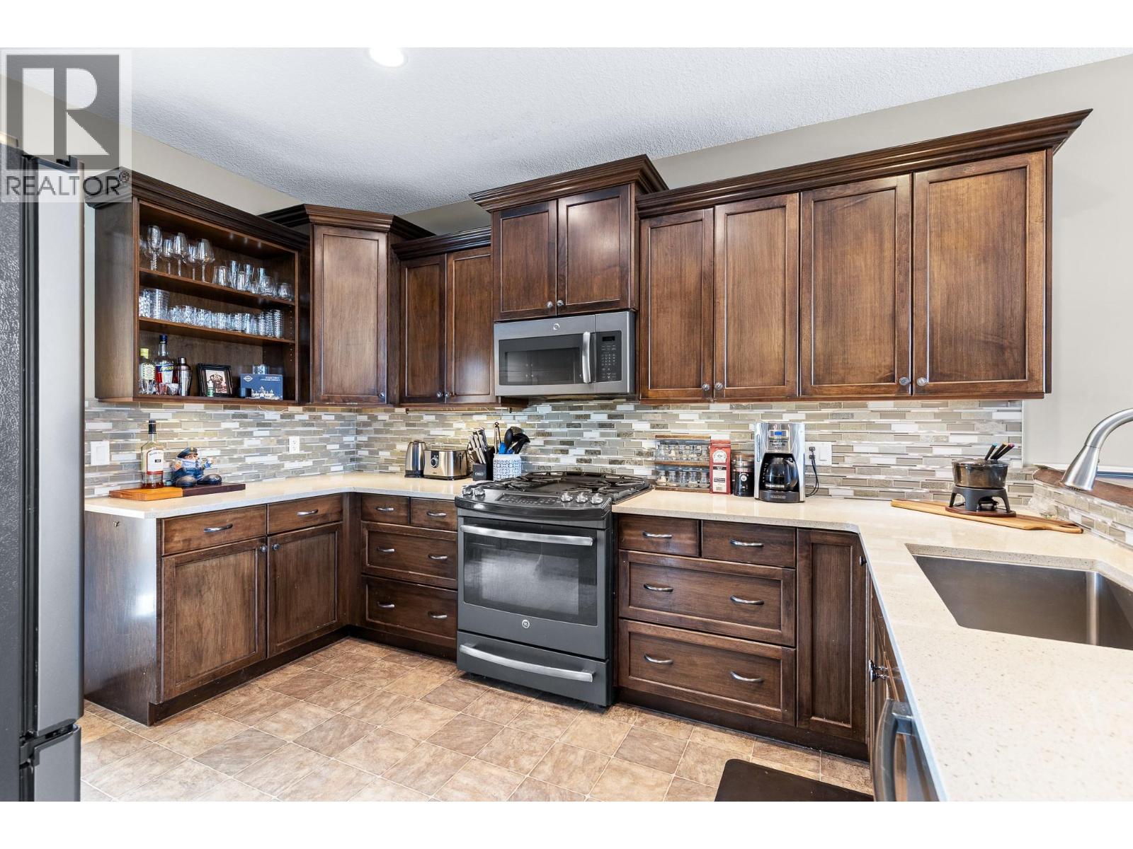 6555 Blackcomb Place, Vernon, British Columbia   - Photo 10 - 10387720
