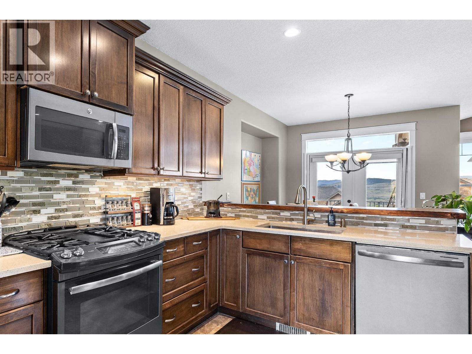 6555 Blackcomb Place, Vernon, British Columbia   - Photo 14 - 10387720