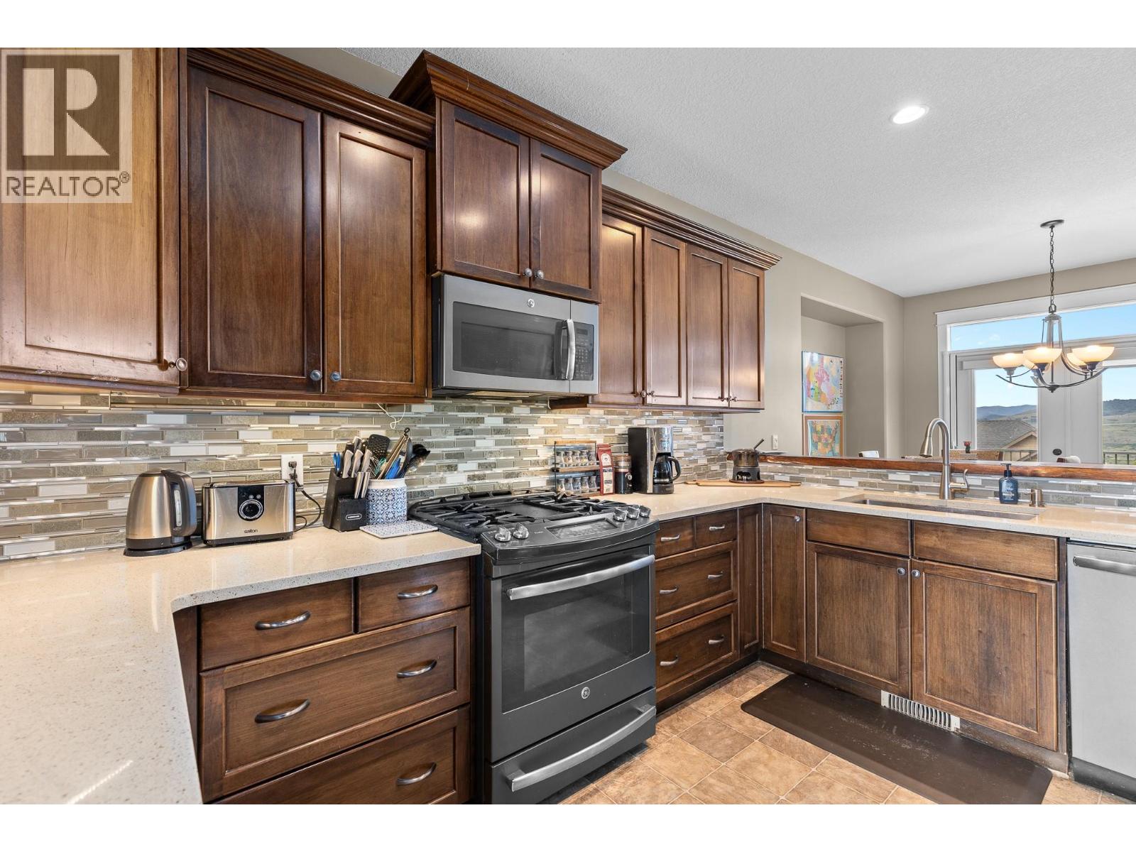 6555 Blackcomb Place, Vernon, British Columbia   - Photo 13 - 10387720