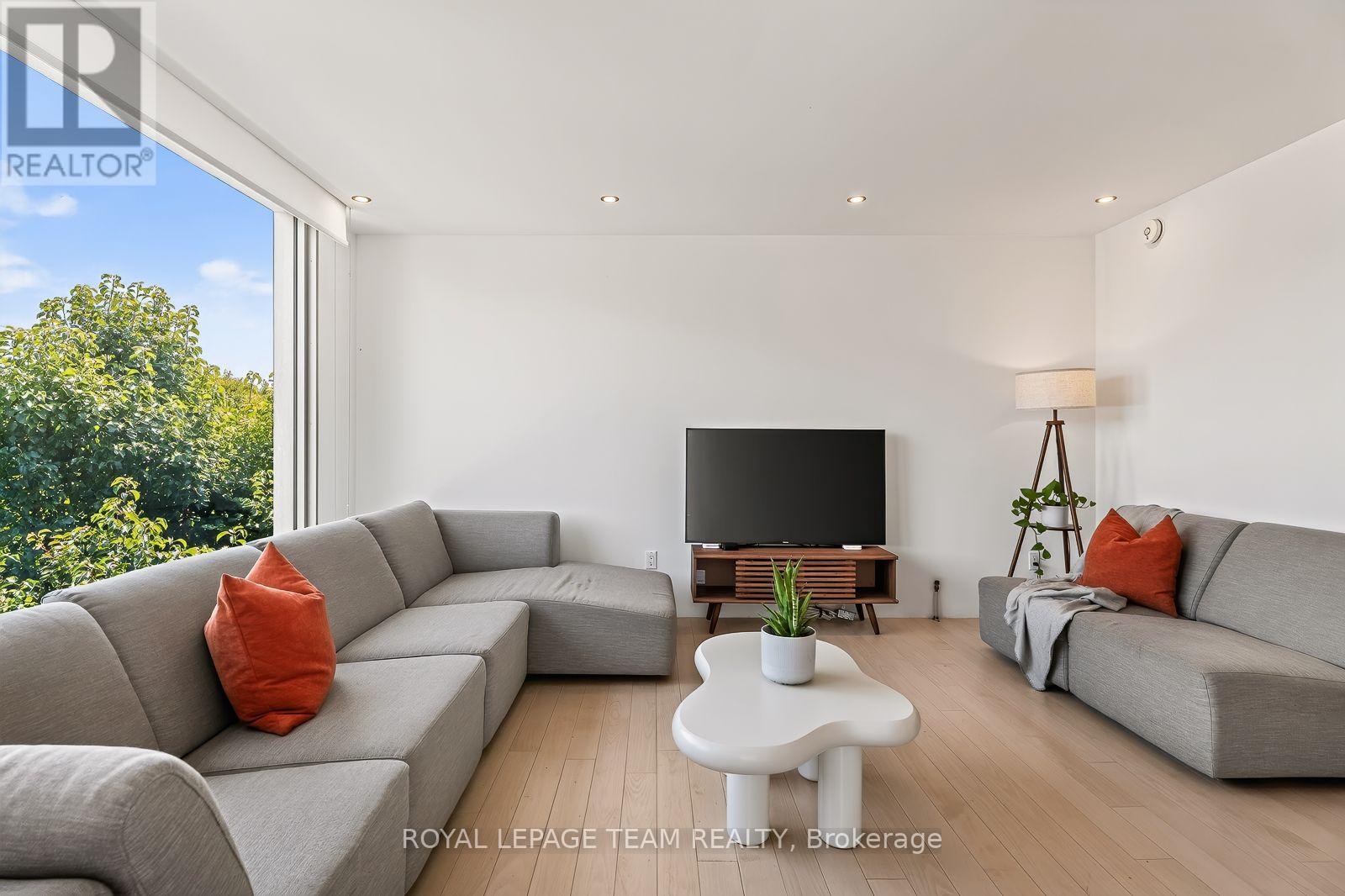 2 - 142 Ivy Crescent, Ottawa, Ontario  K1M 1X6 - Photo 18 - X13659686