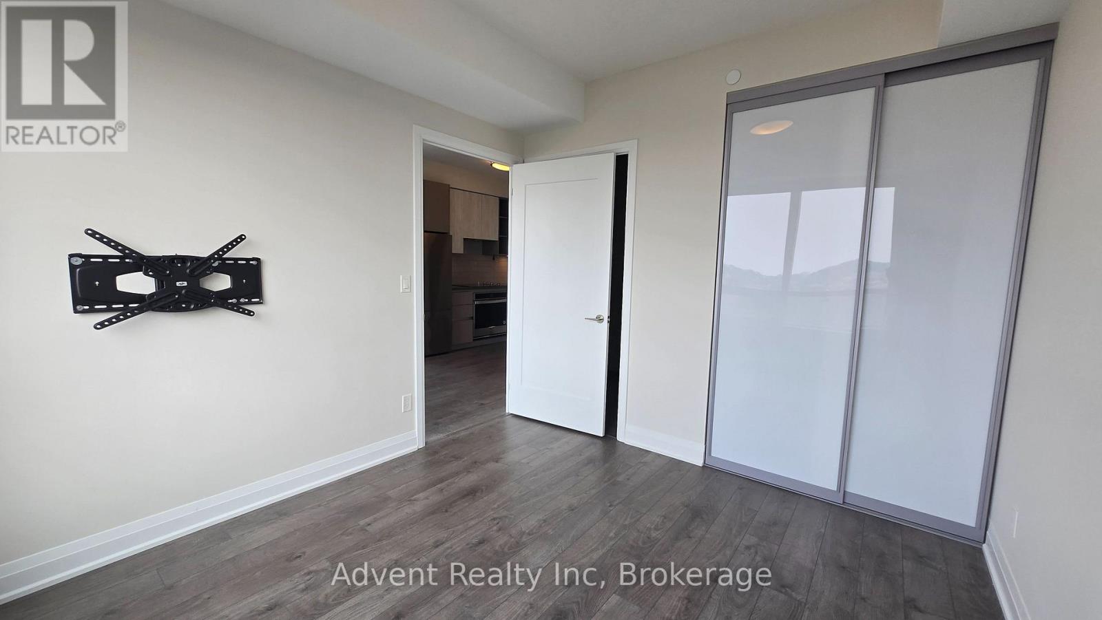 602 - 398 Highway 7 Avenue E, Richmond Hill (Doncrest), Ontario  L4B 0G6 - Photo 5 - N13659504