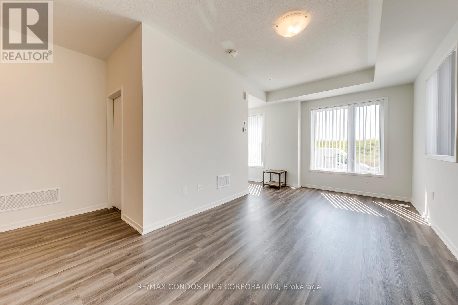 281 - 140 Honeycrisp Crescent, Vaughan, Ontario  L4K 0N7 - Photo 5 - N13659612