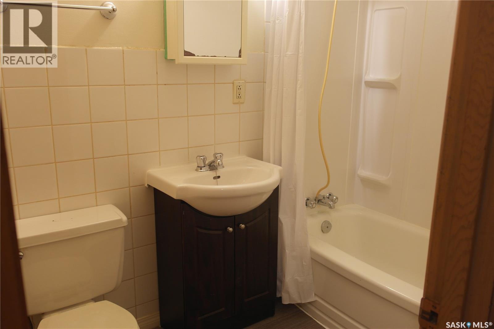 459 6th Avenue Nw, Swift Current, Saskatchewan  S9H 0Y2 - Photo 26 - SK045176