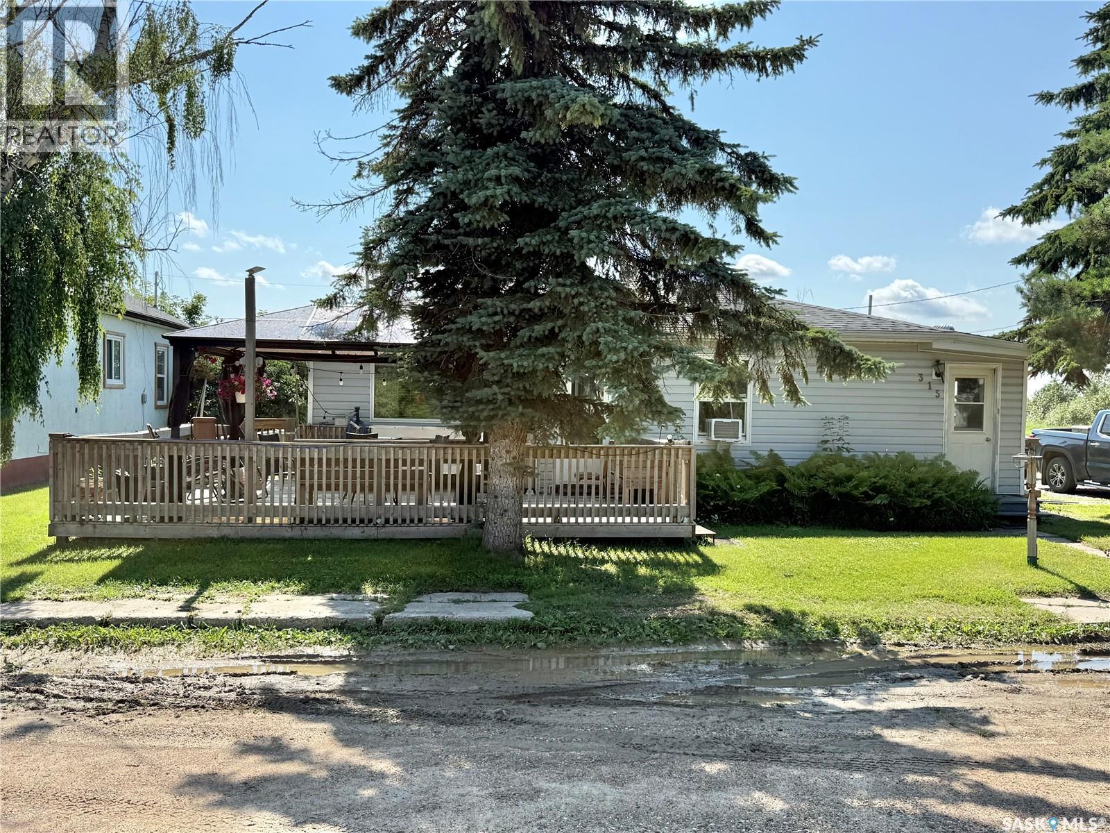 315 3rd AVENUE W, debden, Saskatchewan