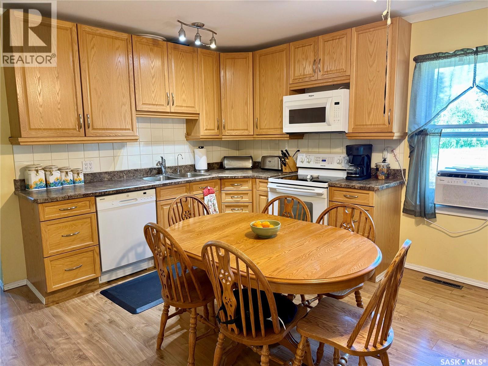 315 3rd Avenue W, Debden, Saskatchewan  S0J 0S0 - Photo 5 - SK045131