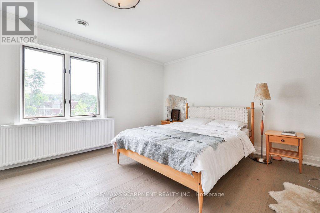 A - 1430 Hurontario Street, Mississauga, Ontario  L5G 3H4 - Photo 15 - W13659576